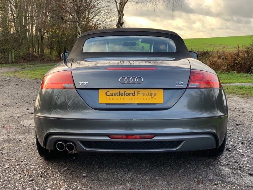 AUDI TT