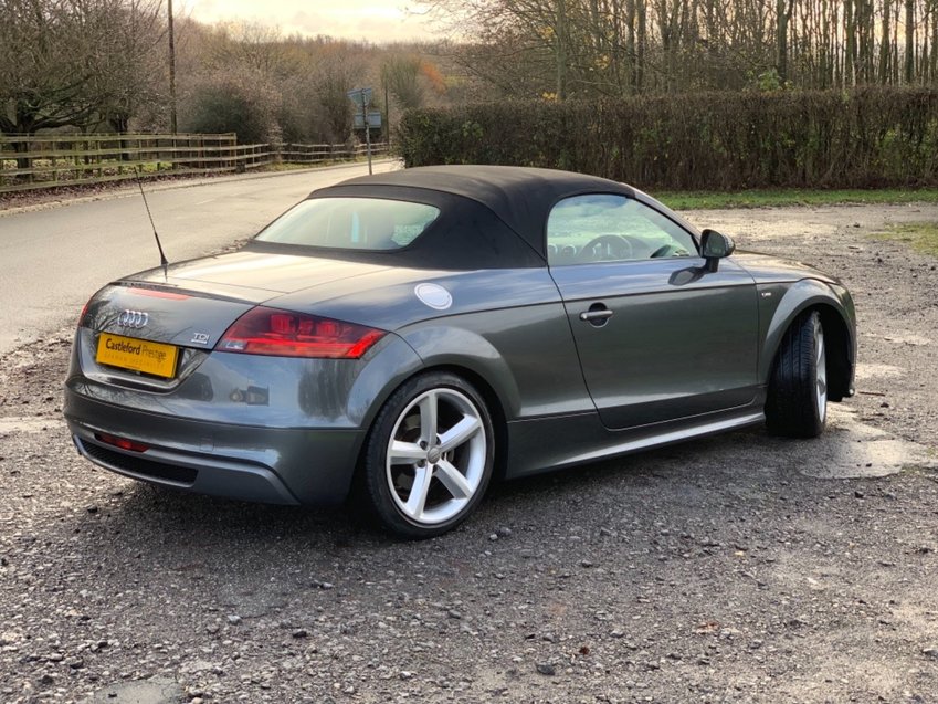 AUDI TT