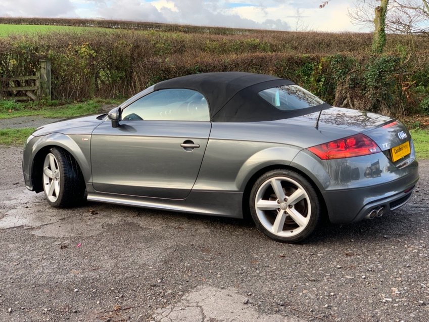 AUDI TT