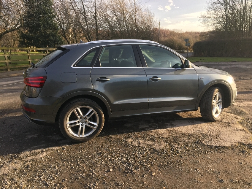 AUDI Q3