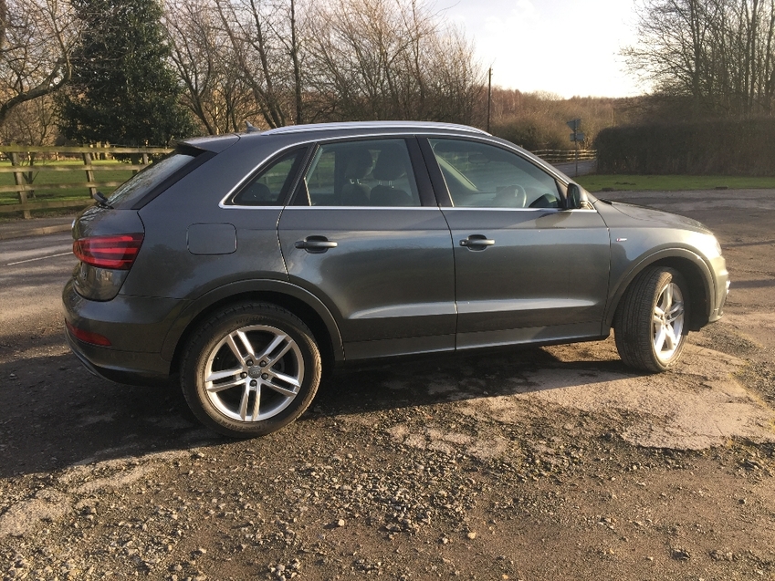 View AUDI Q3 TDI QUATTRO S LINE