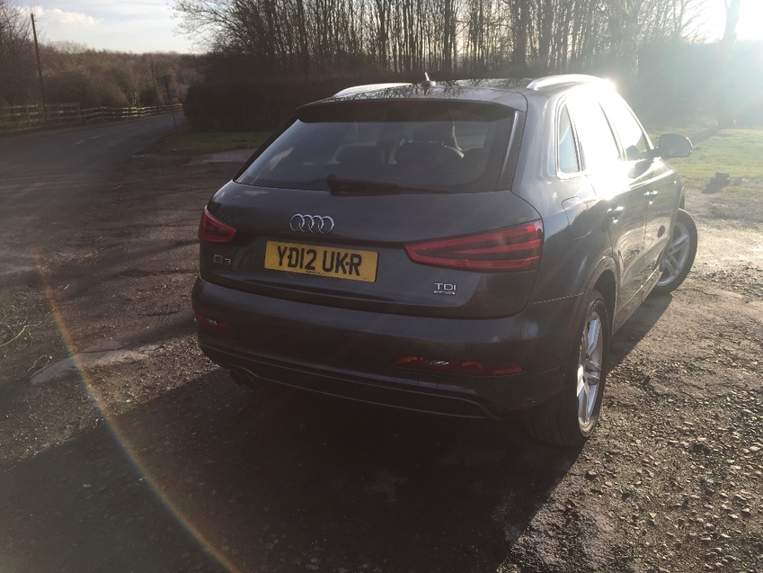 AUDI Q3