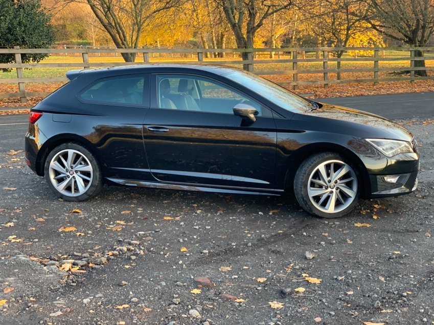 View SEAT LEON ECOTSI FR TITANIUM