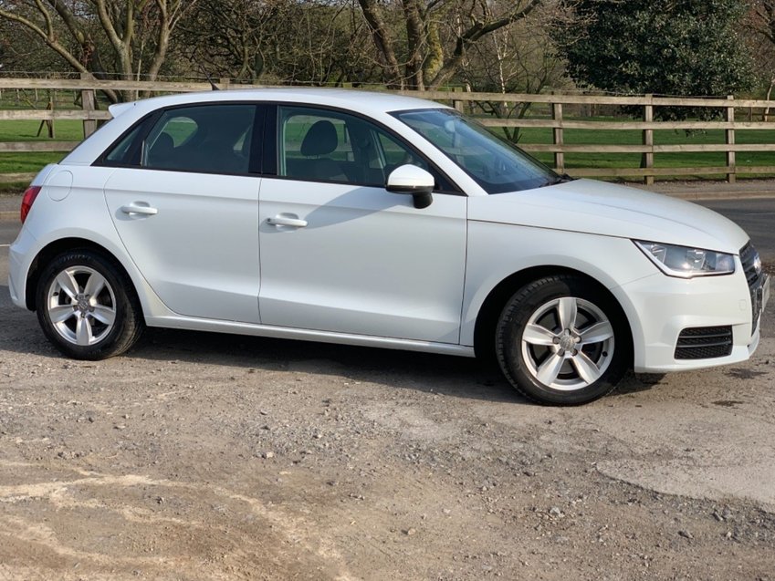 View AUDI A1 TDi 116 S tronic Auto Start-Stop SE