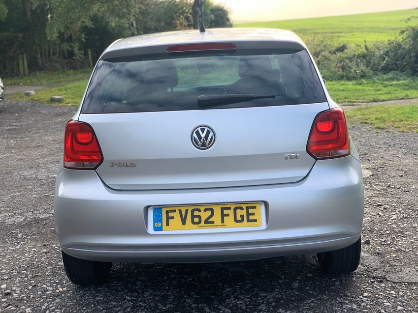 VOLKSWAGEN POLO