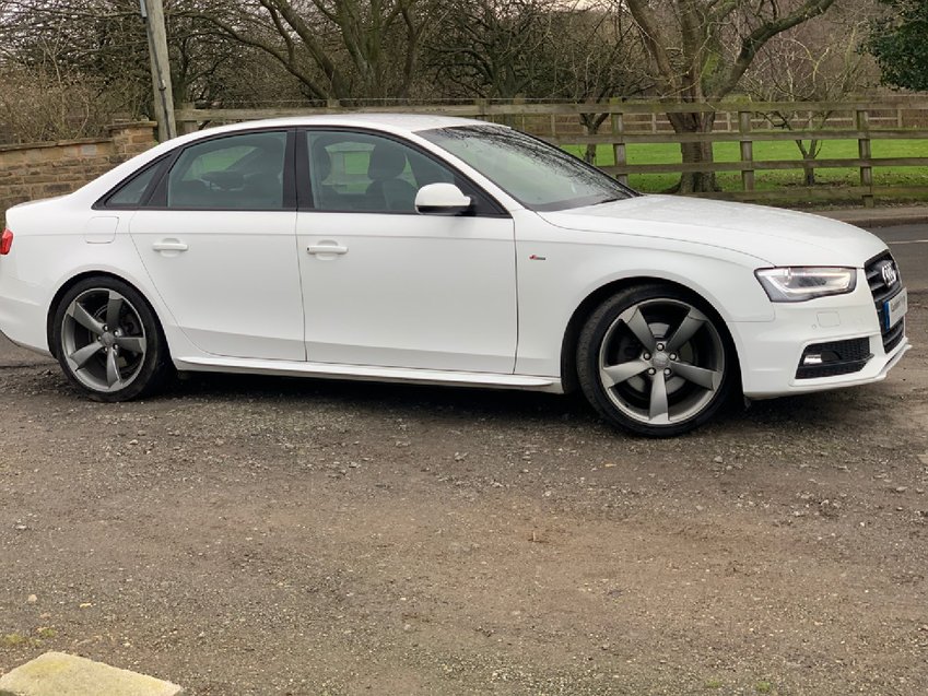 View AUDI A4 TDi 150 Start-Stop S Line Black Edition