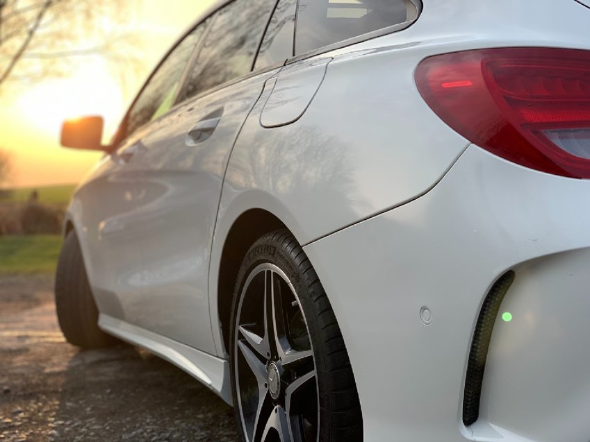 MERCEDES-BENZ CLA