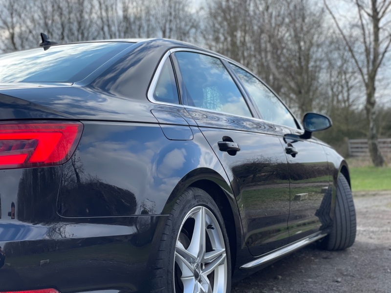 View AUDI A4 TDI ULTRA S LINE