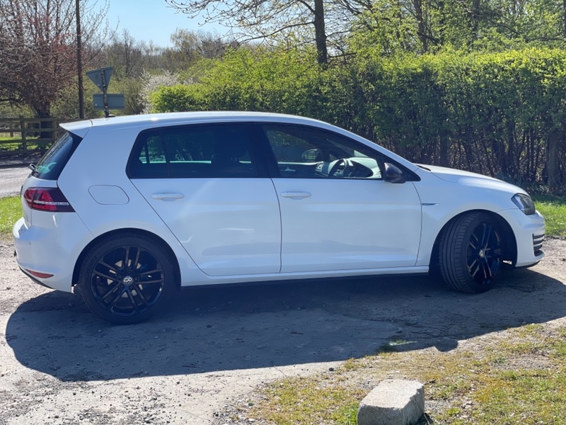 View VOLKSWAGEN GOLF GTD DSG