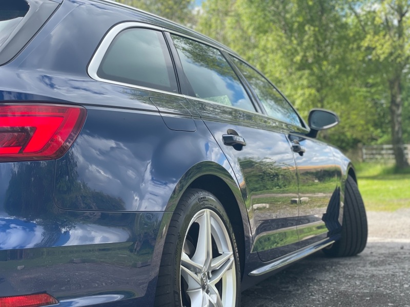 View AUDI A4 AVANT TDI ULTRA S LINE