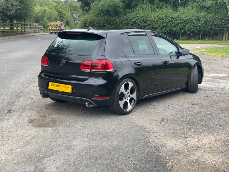 View VOLKSWAGEN GOLF GTD