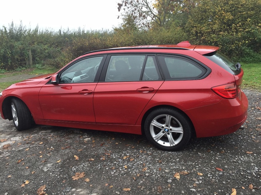 View BMW 3 SERIES 318D SE TOURING