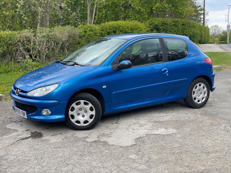 PEUGEOT 206