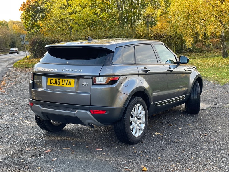 View LAND ROVER RANGE ROVER EVOQUE TD4 SE TECH