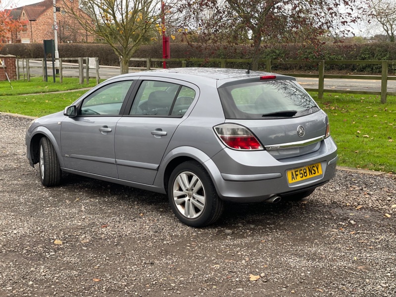 VAUXHALL ASTRA