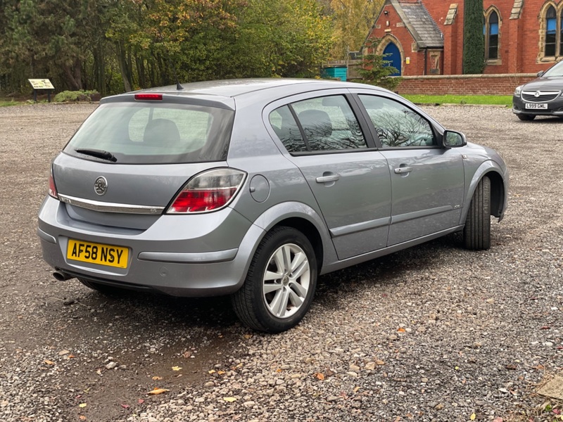 VAUXHALL ASTRA