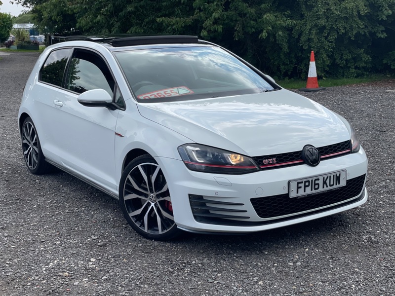 VOLKSWAGEN GOLF GTI TSI